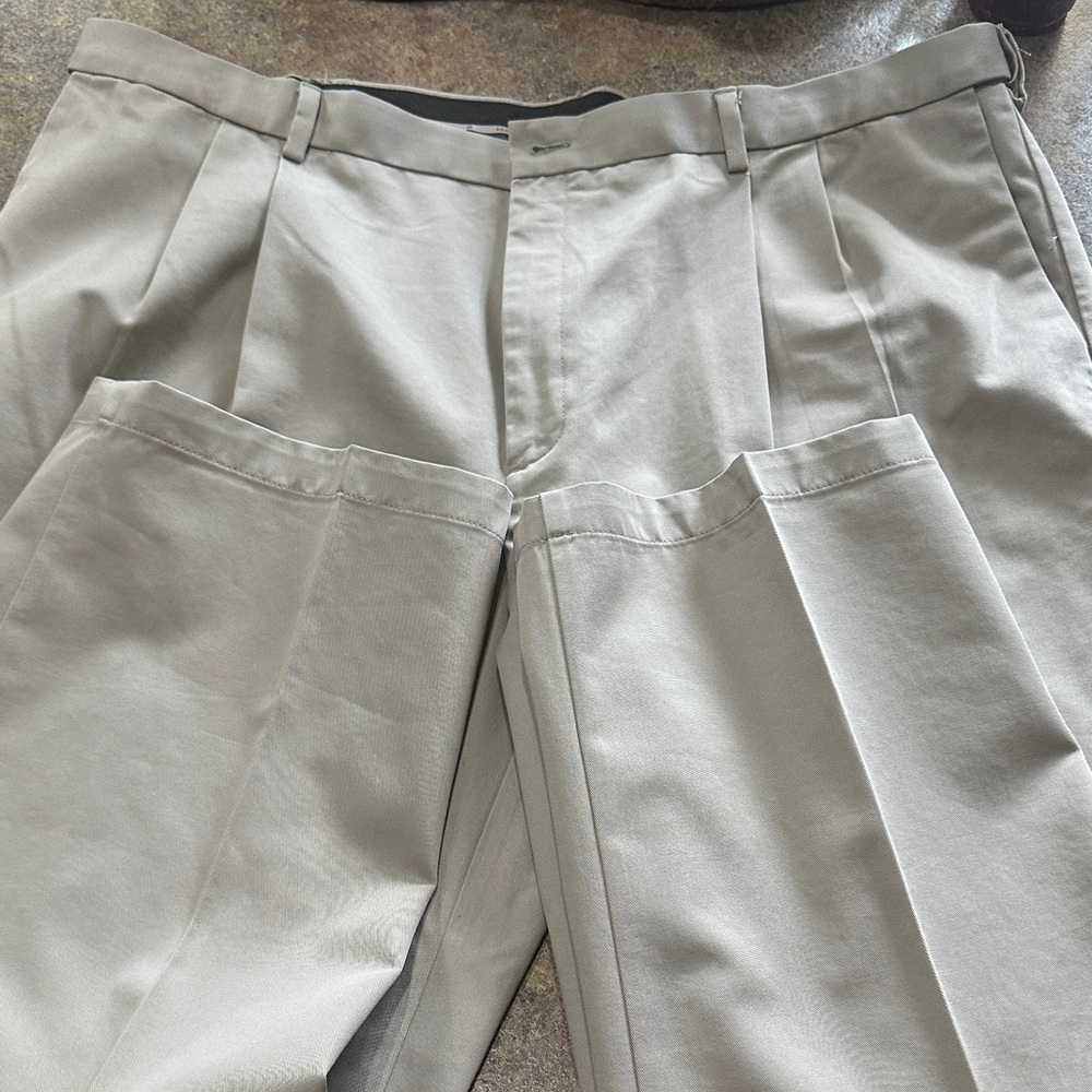 Haggar Men's Classic Gray Dress Pants